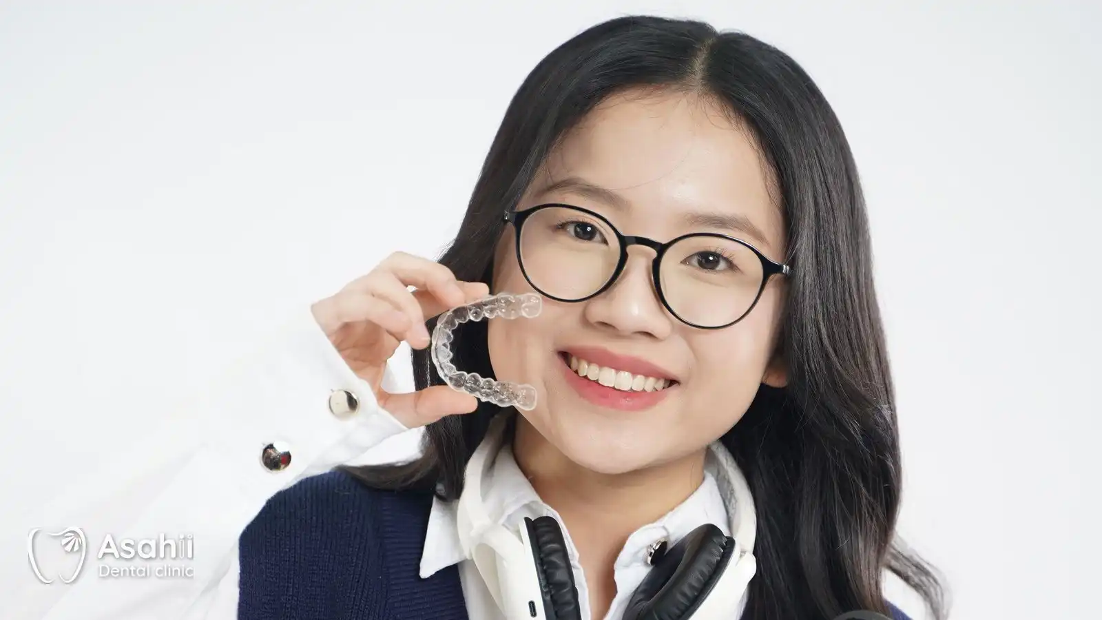 Với khay trong suốt, kết quả phụ thuộc vào việc con tự đeo đủ giờ mỗi ngày